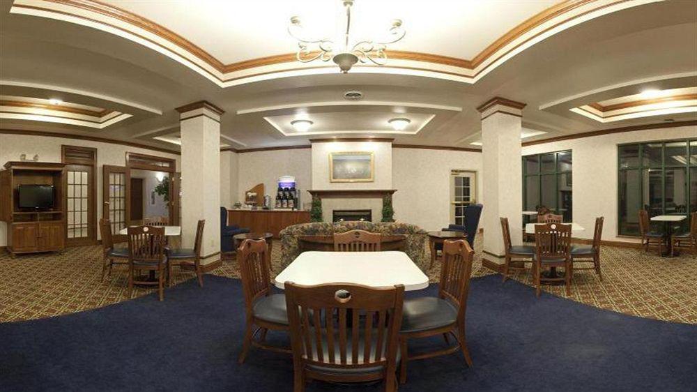 Express & Atkinson By Ihg Fort Atkinson