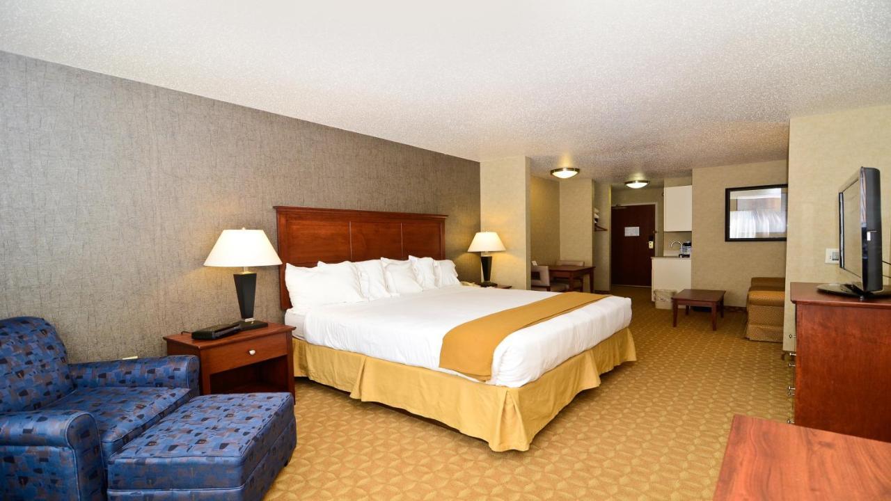Express & Atkinson By Ihg Hotel 2*