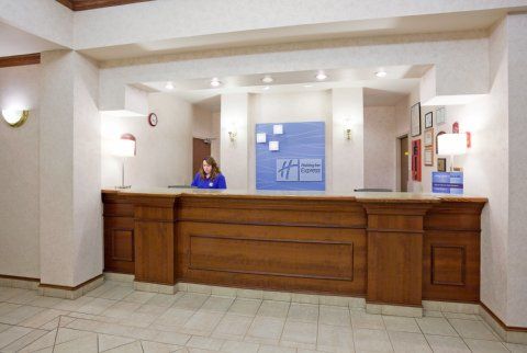 Express & Atkinson By Ihg Fort Atkinson